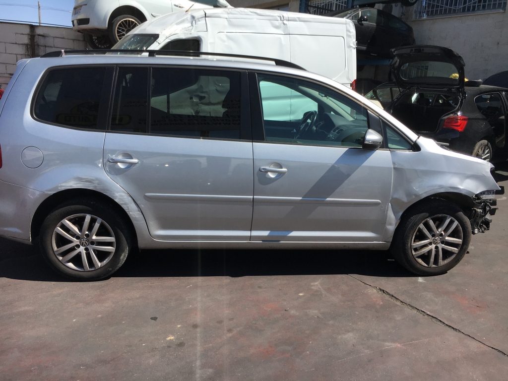 VOLKSWAGEN TOURAN 1.6 TDI 105CV 7 PLAZAS