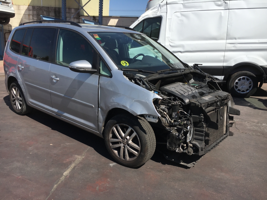 VOLKSWAGEN TOURAN 1.6 TDI 105CV 7 PLAZAS