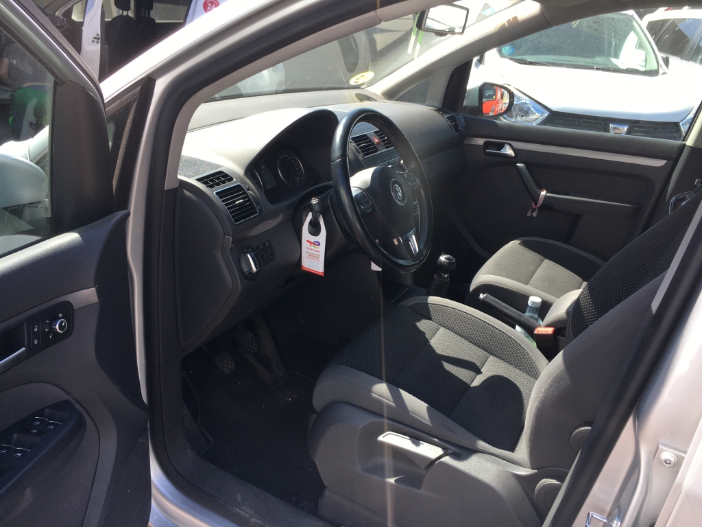 VOLKSWAGEN TOURAN 1.6 TDI 105CV 7 PLAZAS