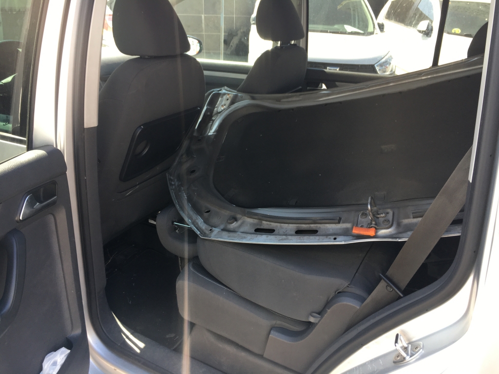 VOLKSWAGEN TOURAN 1.6 TDI 105CV 7 PLAZAS