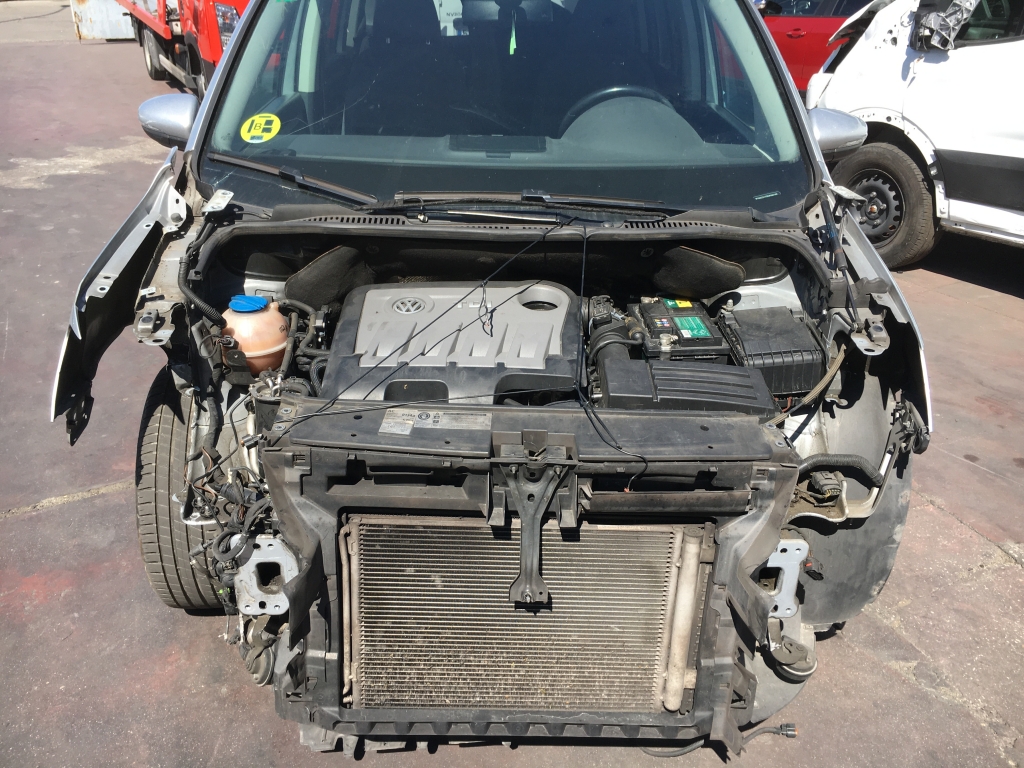 VOLKSWAGEN TOURAN 1.6 TDI 105CV 7 PLAZAS