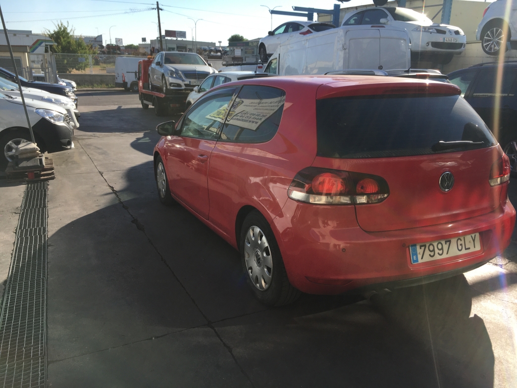 VOLKSWAGEN GOLF 2.0 TDI 110CV