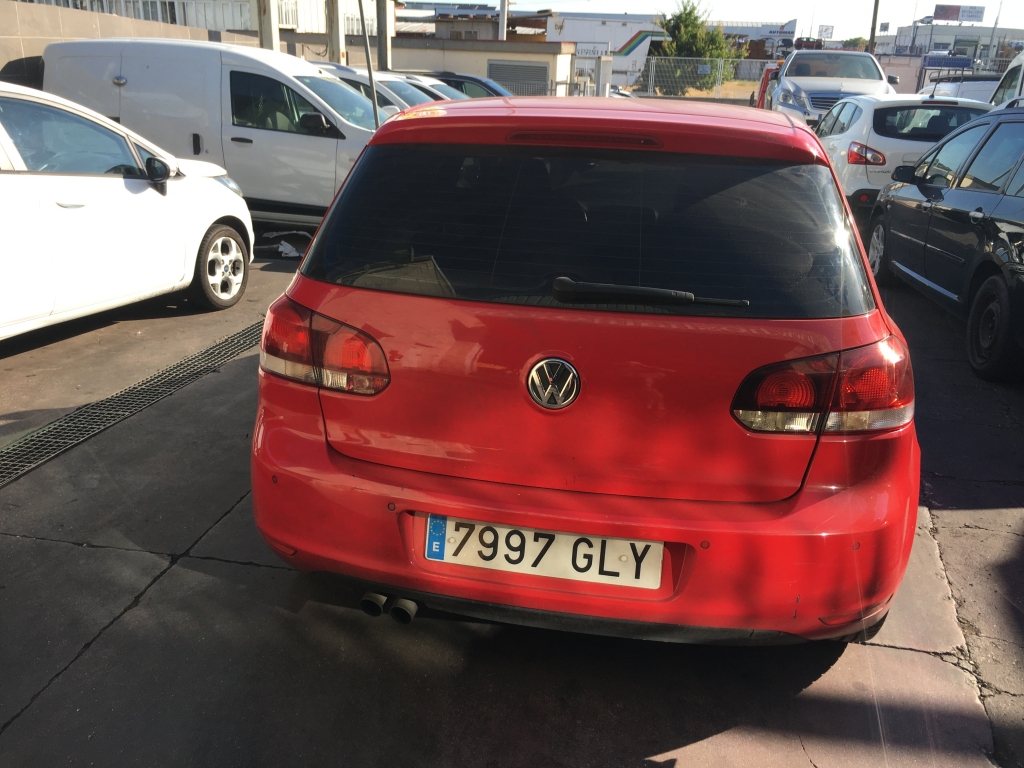 VOLKSWAGEN GOLF 2.0 TDI 110CV
