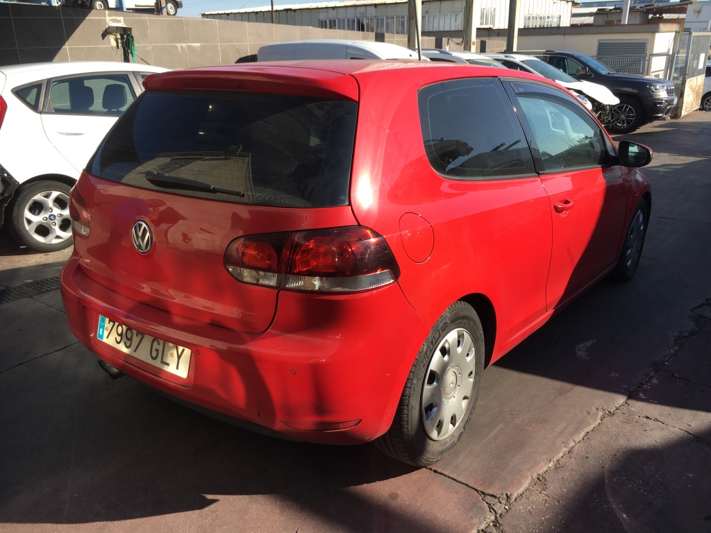 VOLKSWAGEN GOLF 2.0 TDI 110CV