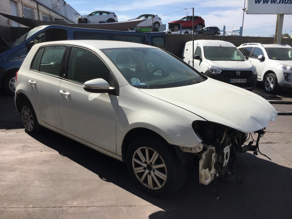 VOLKSWAGEN GOLF 1.6 TDI 105CV