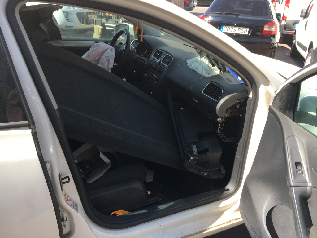 VOLKSWAGEN GOLF 1.6 TDI 105CV