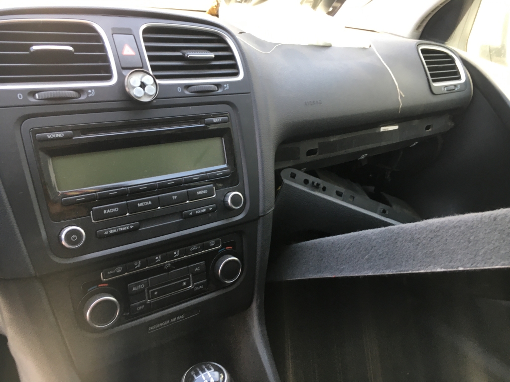 VOLKSWAGEN GOLF 1.6 TDI 105CV