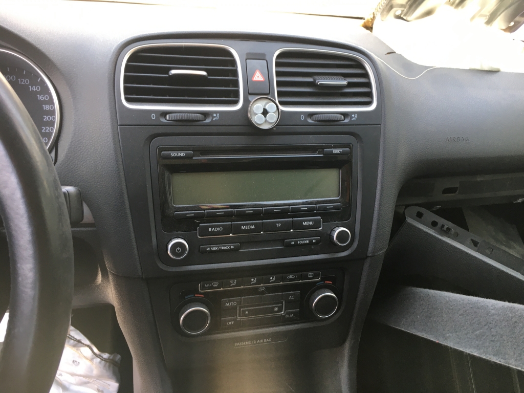 VOLKSWAGEN GOLF 1.6 TDI 105CV