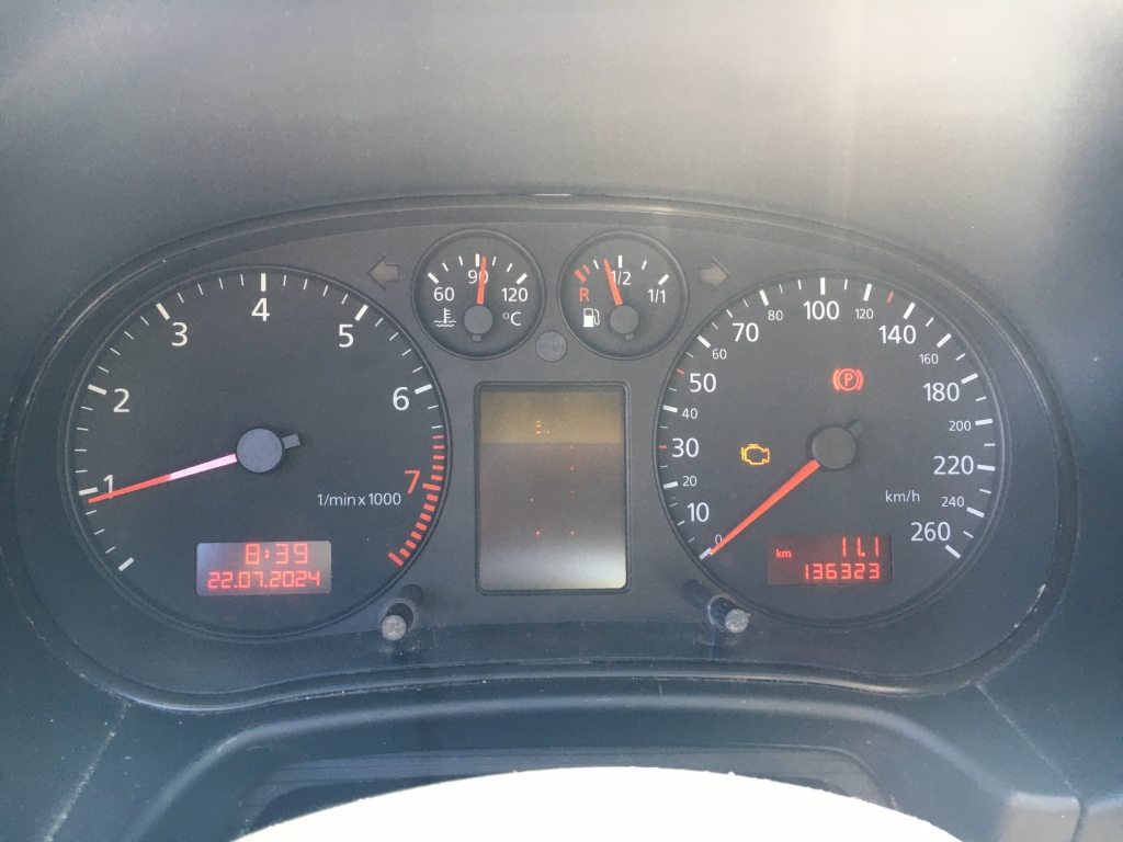 AUDI A3 1.6 INY 102CV