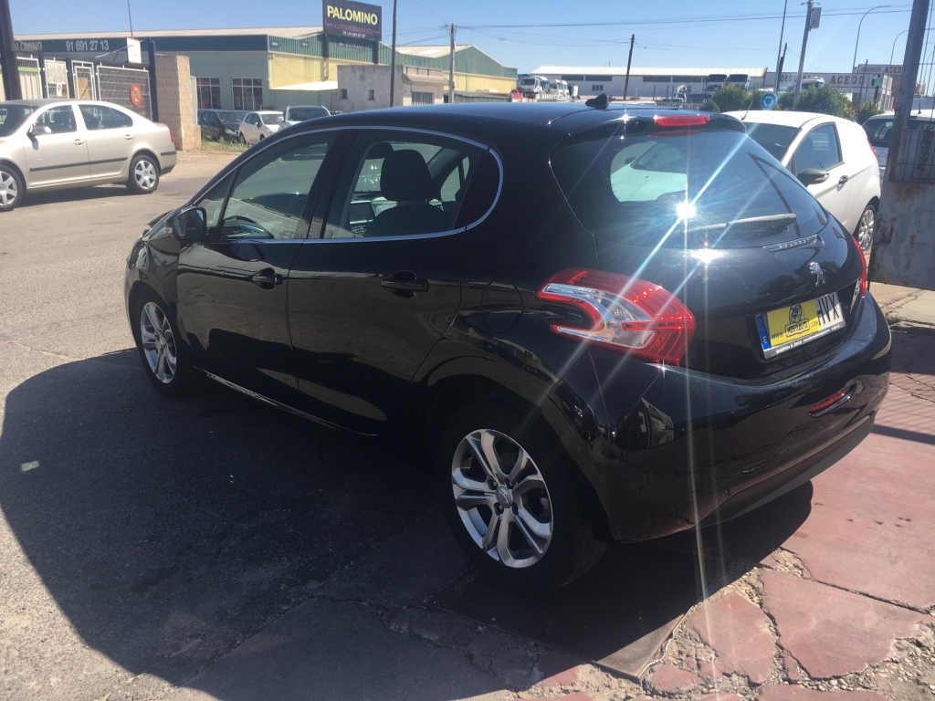 PEUGEOT 208 1.6 HDI 92CV