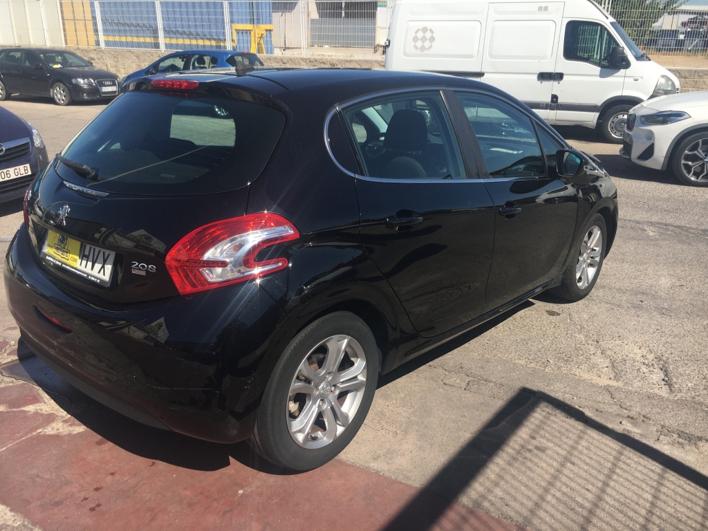 PEUGEOT 208 1.6 HDI 92CV