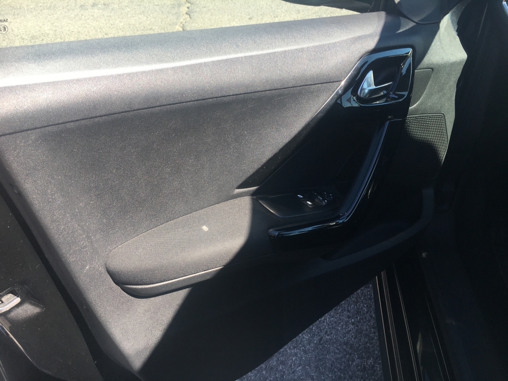 PEUGEOT 208 1.6 HDI 92CV