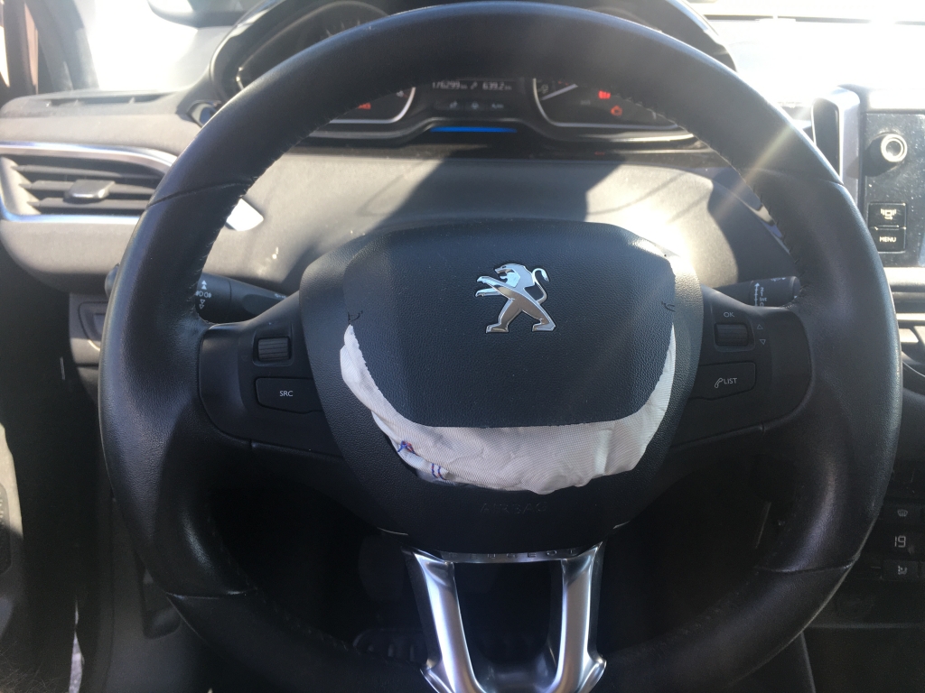 PEUGEOT 208 1.6 HDI 92CV