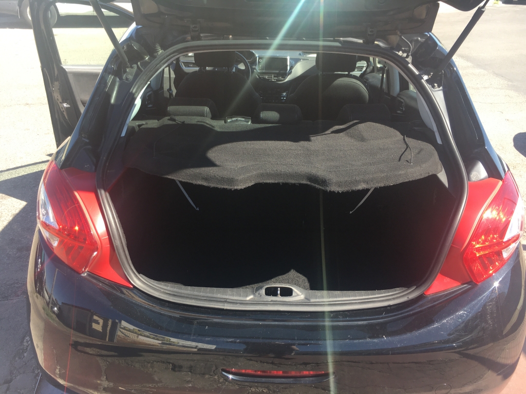 PEUGEOT 208 1.6 HDI 92CV