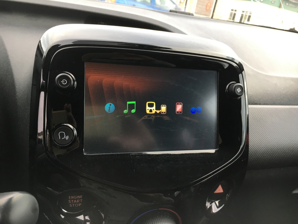 PEUGEOT 108 1.0 INY 73CV