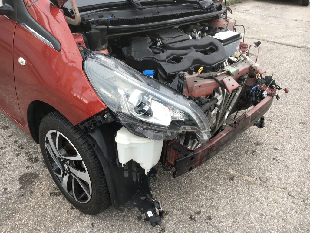 PEUGEOT 108 1.0 INY 73CV