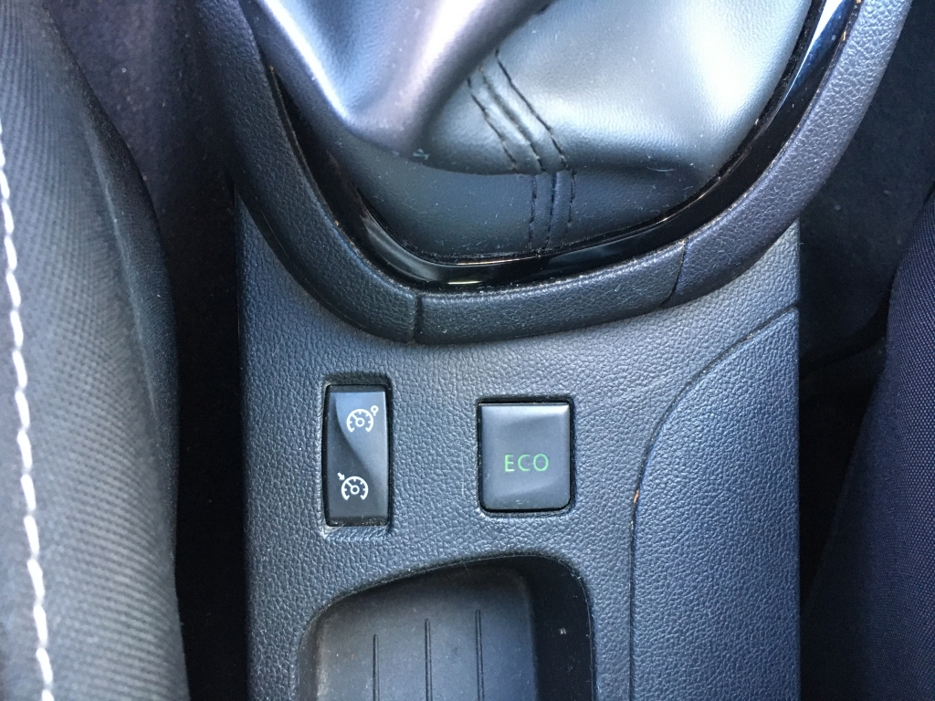 RENAULT CLIO 900CC TCE 90CV