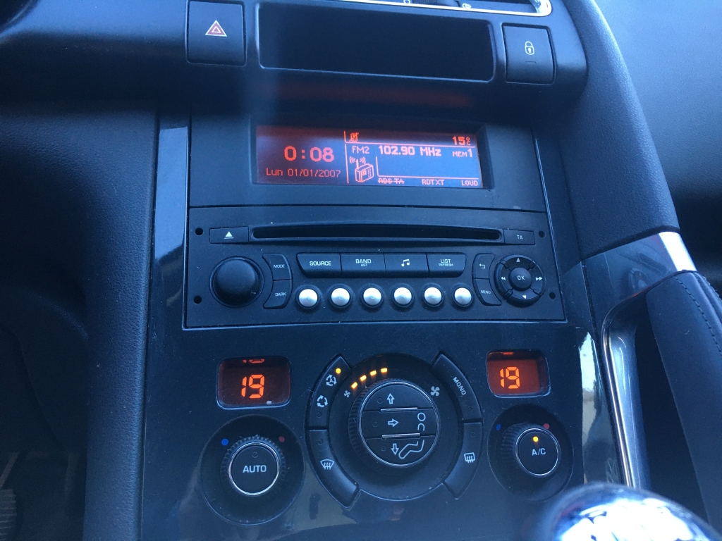 PEUGEOT 3008 1.6 HDI 120CV