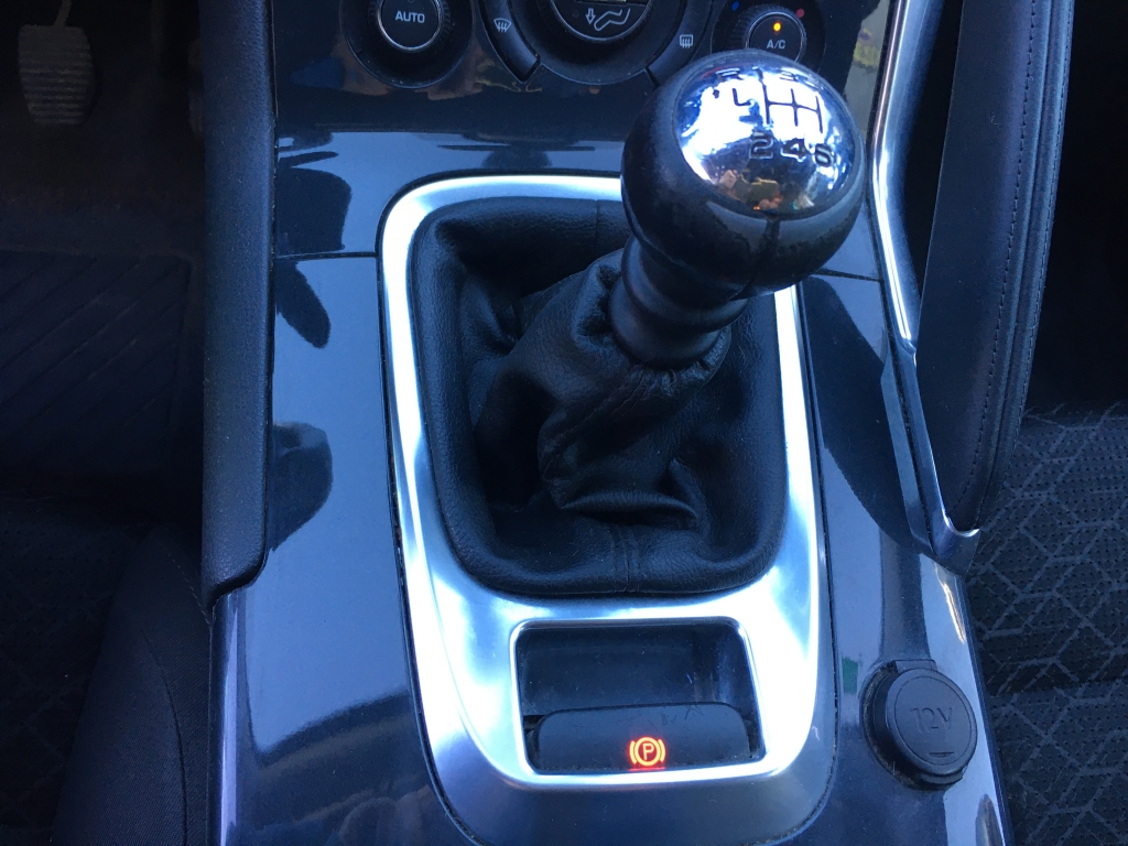 PEUGEOT 3008 1.6 HDI 120CV