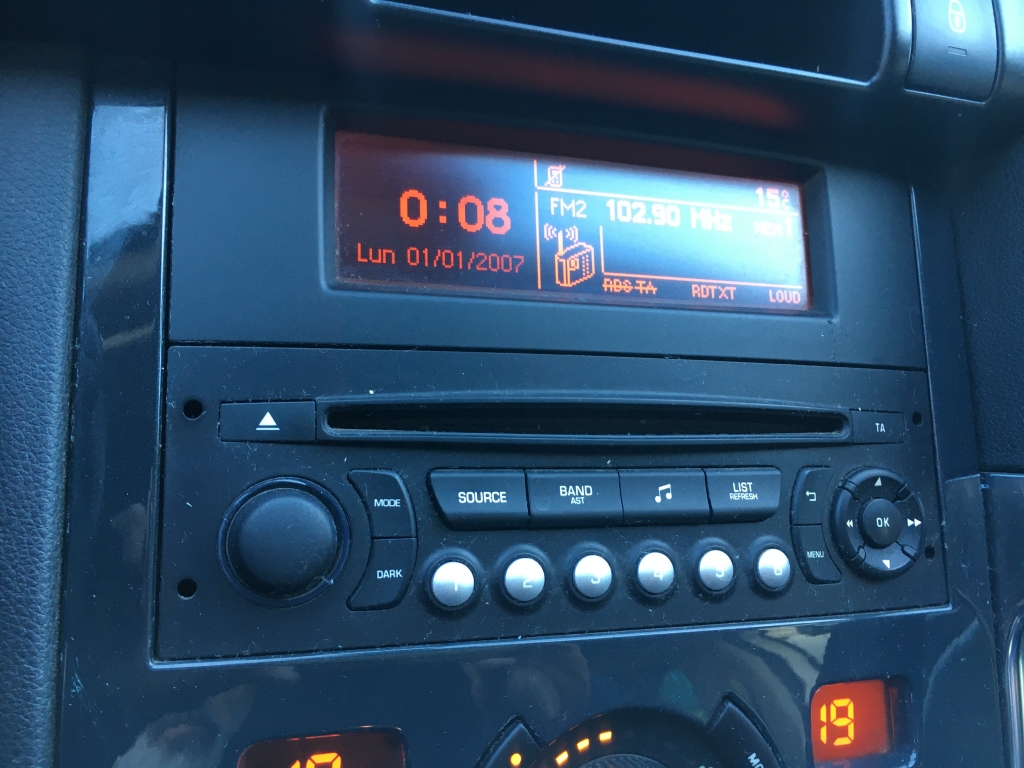 PEUGEOT 3008 1.6 HDI 120CV