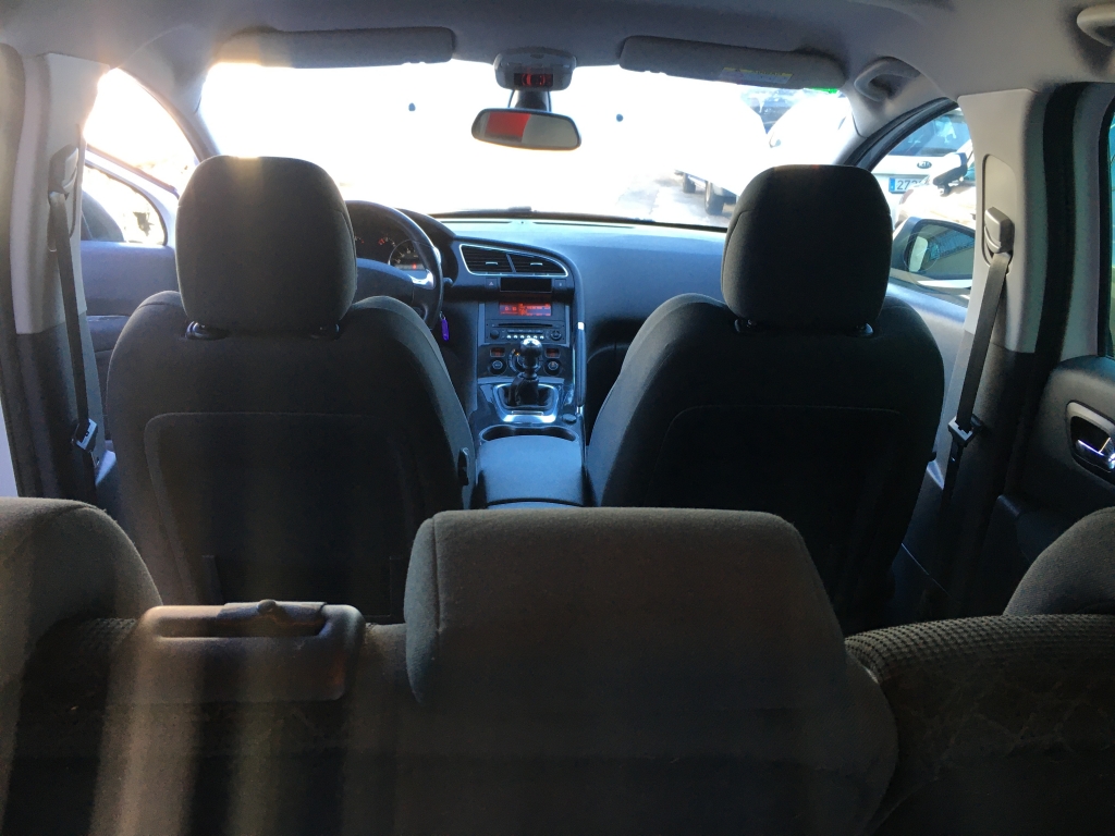 PEUGEOT 3008 1.6 HDI 120CV