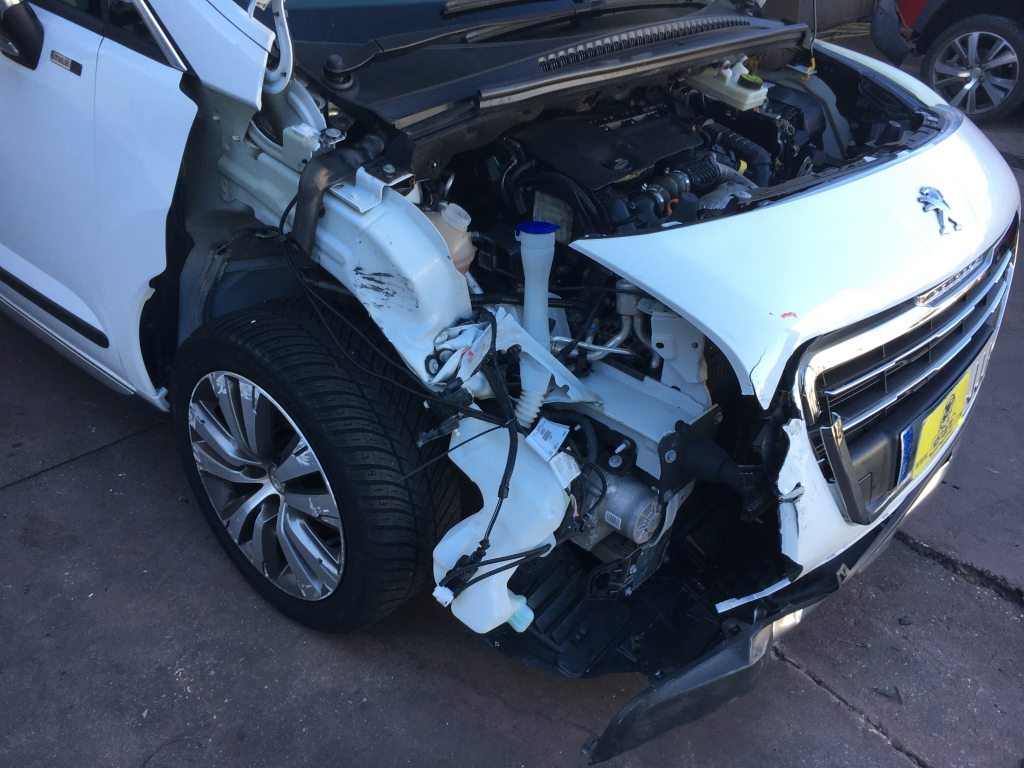 PEUGEOT 3008 1.6 HDI 120CV