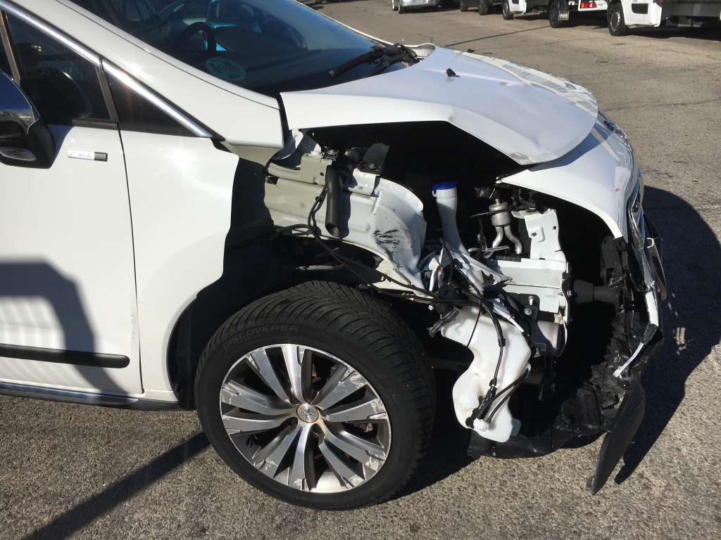 PEUGEOT 3008 1.6 HDI 120CV