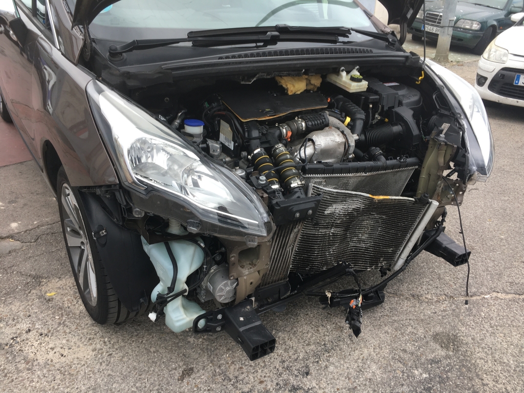 PEUGEOT 3008 1.6 HDI 120CV AUT