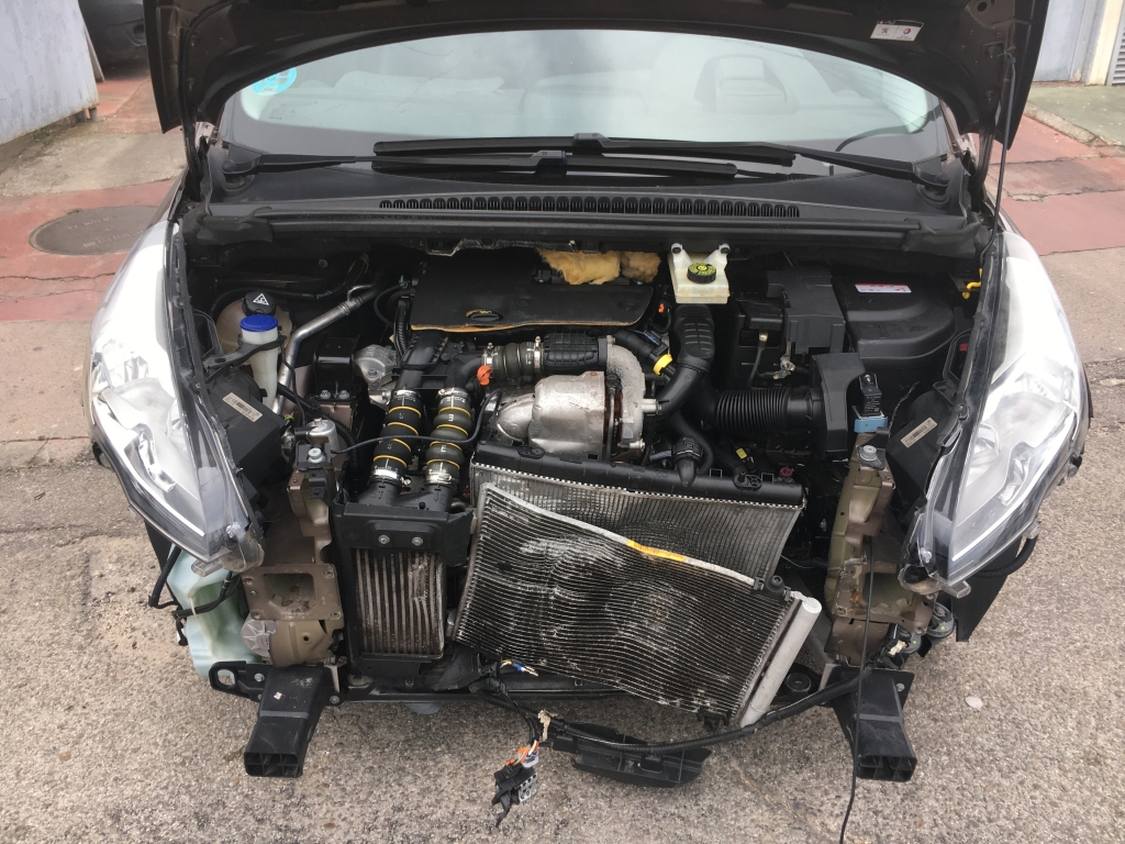 PEUGEOT 3008 1.6 HDI 120CV AUT