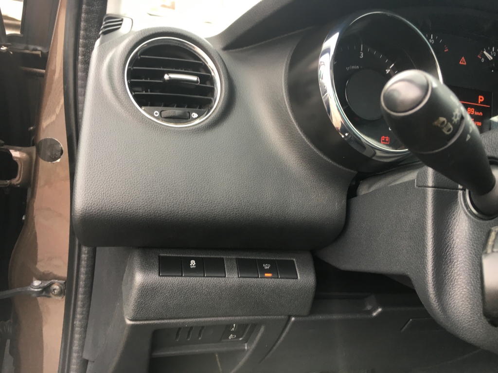 PEUGEOT 3008 1.6 HDI 120CV AUT