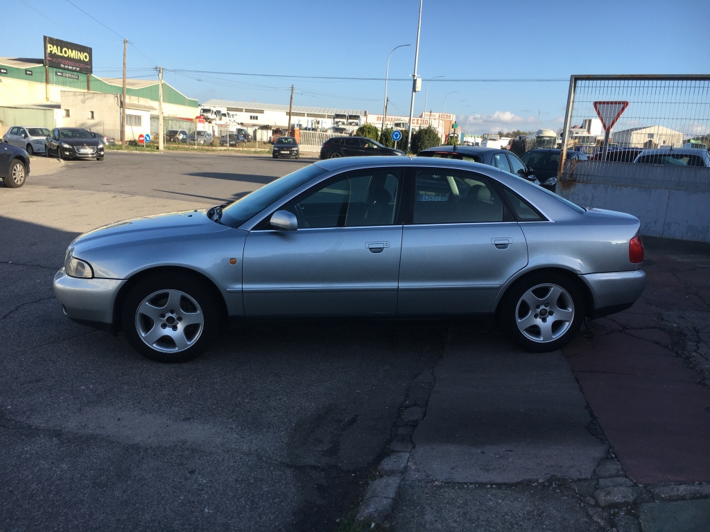 AUDI A-4 INY 2.8 193CV V6