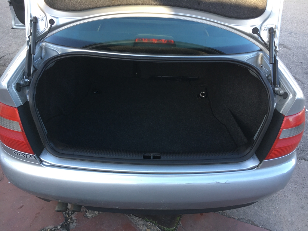 AUDI A-4 INY 2.8 193CV V6