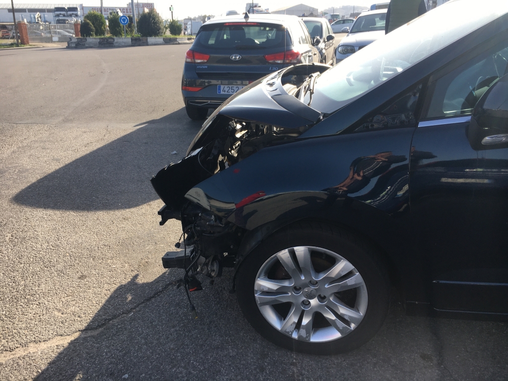 PEUGEOT 5008 1.6 HDI 110CV 7 PLAZAS AUT