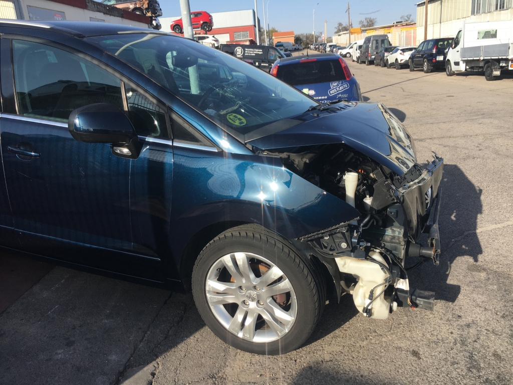 PEUGEOT 5008 1.6 HDI 110CV 7 PLAZAS AUT