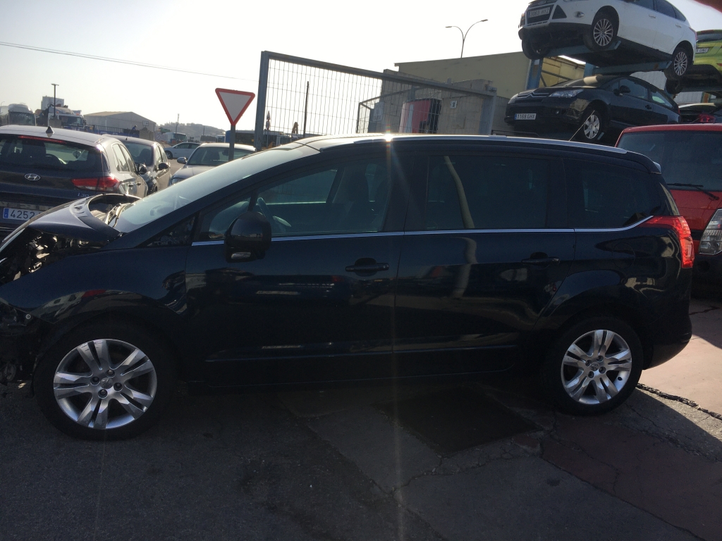 PEUGEOT 5008 1.6 HDI 110CV 7 PLAZAS AUT