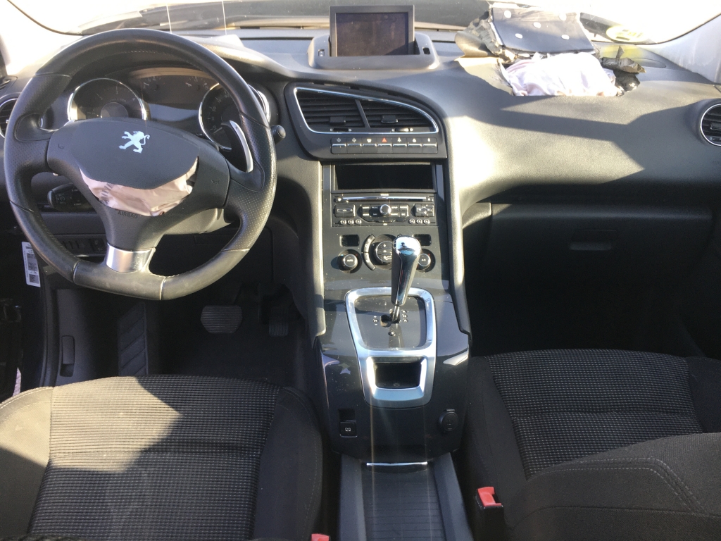 PEUGEOT 5008 1.6 HDI 110CV 7 PLAZAS AUT