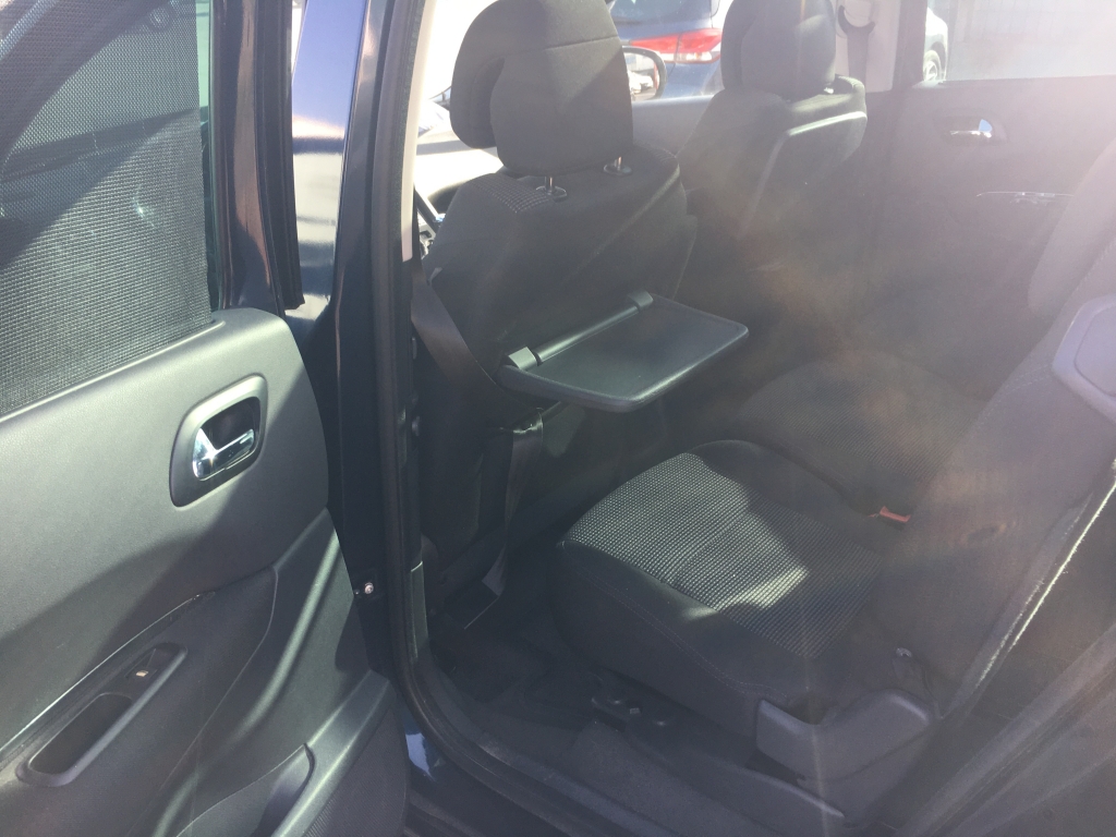 PEUGEOT 5008 1.6 HDI 110CV 7 PLAZAS AUT