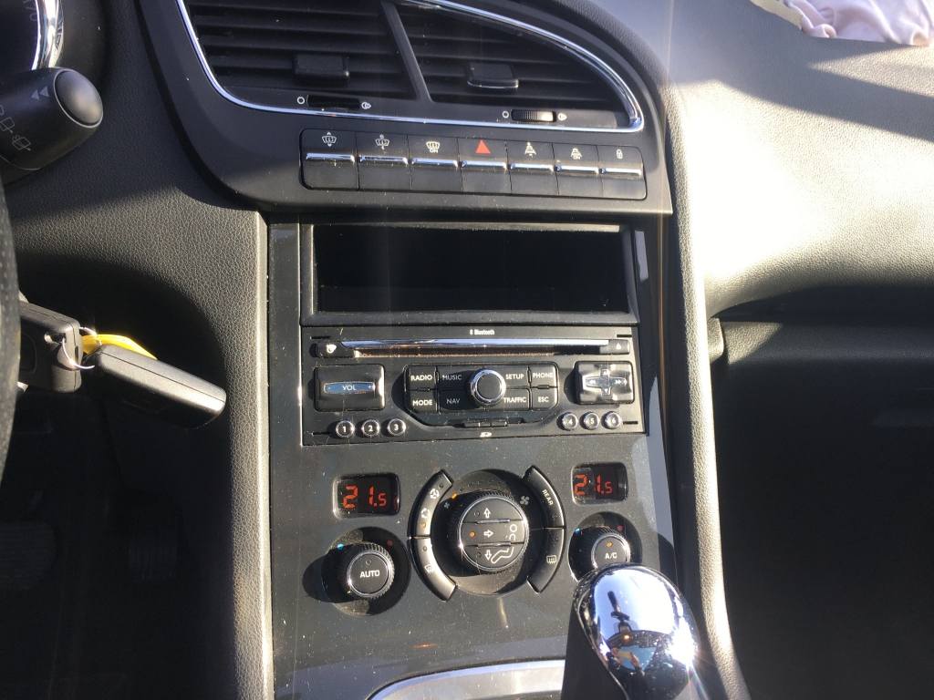 PEUGEOT 5008 1.6 HDI 110CV 7 PLAZAS AUT