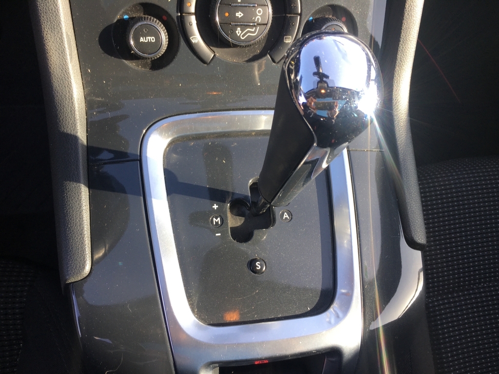 PEUGEOT 5008 1.6 HDI 110CV 7 PLAZAS AUT