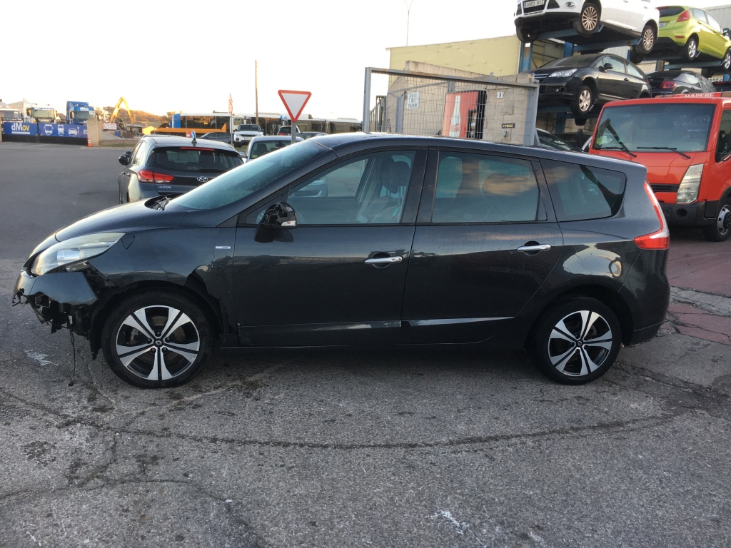RENAULT GRAND SCENIC 1.6 DCI 130CV 7 PLAZAS