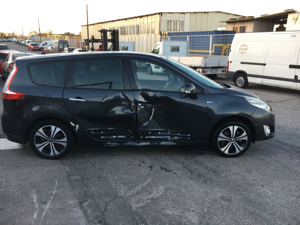 RENAULT GRAND SCENIC 1.6 DCI 130CV 7 PLAZAS