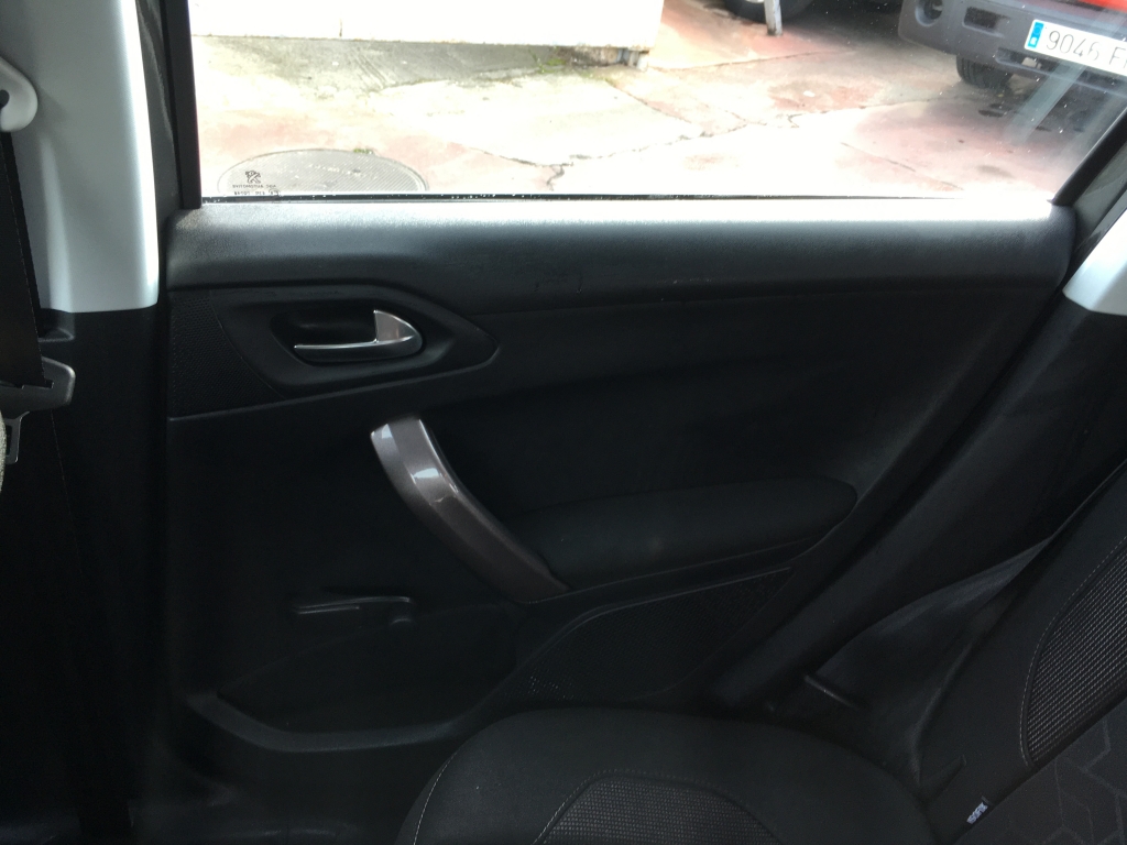 PEUGEOT 2008 ACT BLUE 1.6 HDI 100CV