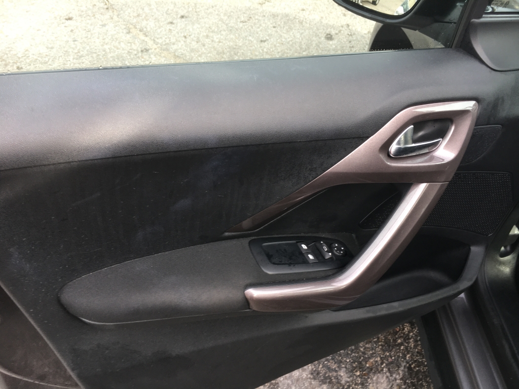 PEUGEOT 2008 ACT BLUE 1.6 HDI 100CV