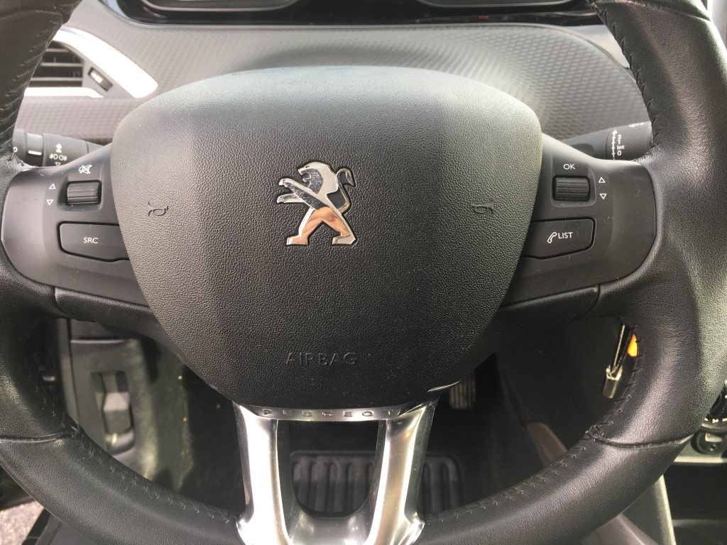 PEUGEOT 2008 ACT BLUE 1.6 HDI 100CV
