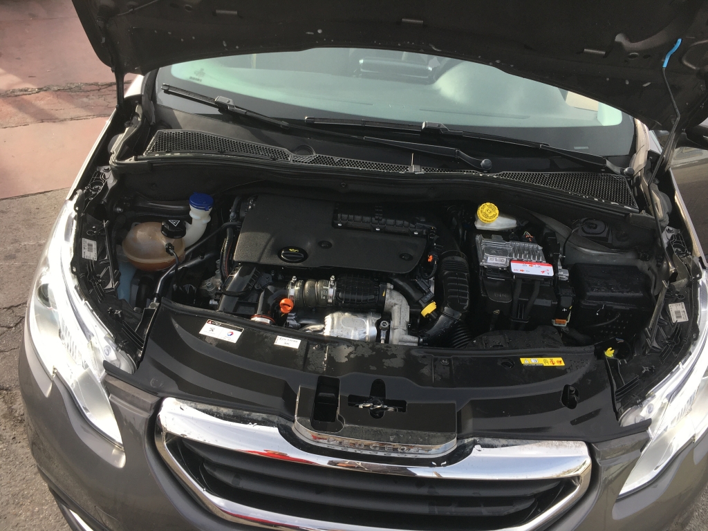 PEUGEOT 2008 ACT BLUE 1.6 HDI 100CV