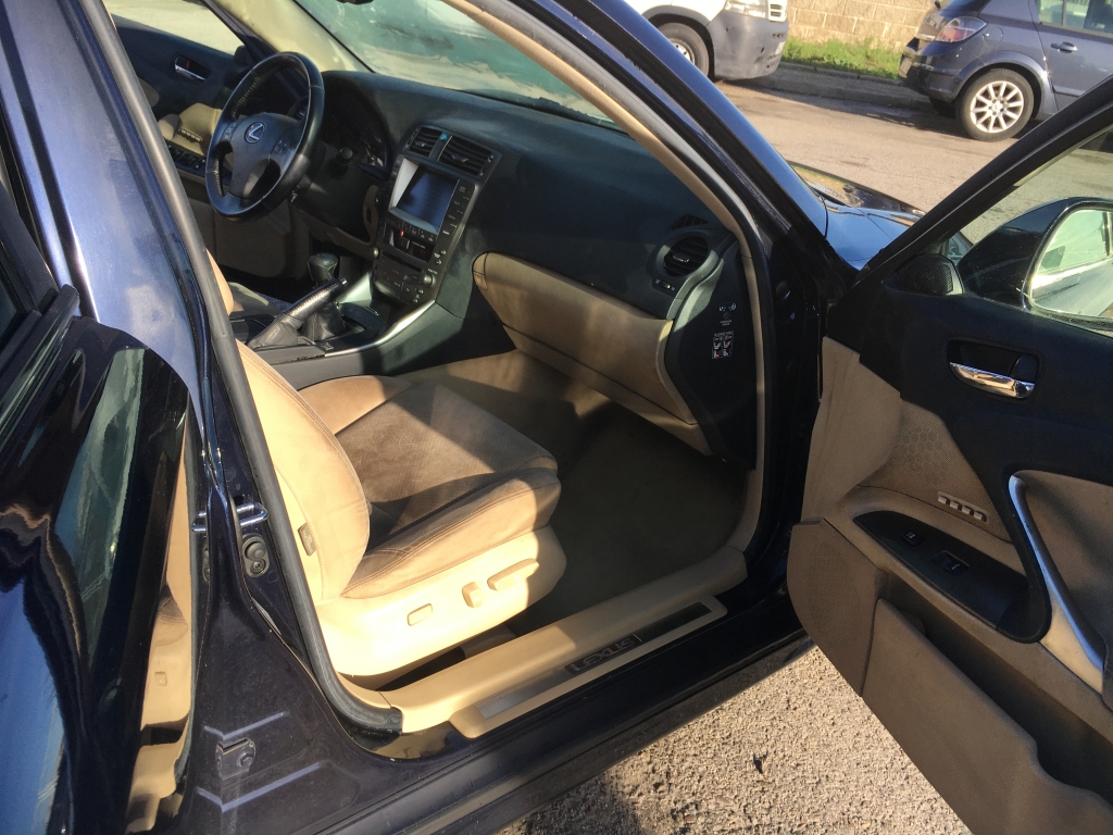 LEXUS IS 220 D4D 2.2 177CV