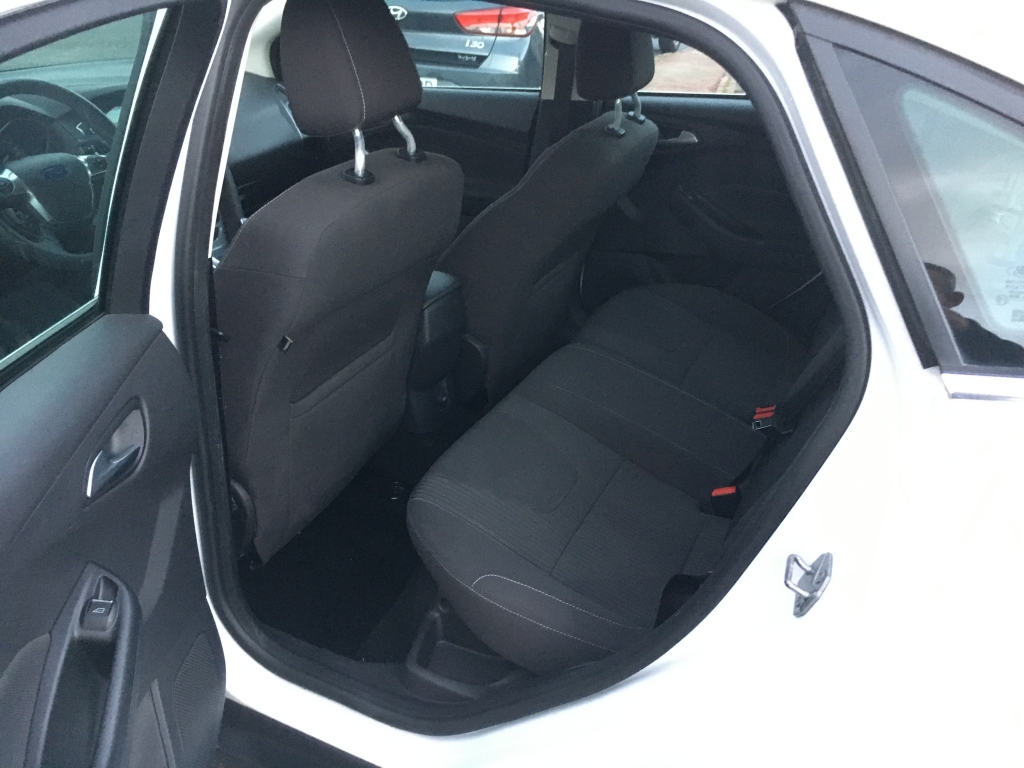 FORD FOCUS SEDAN 1.6 INY 150CV