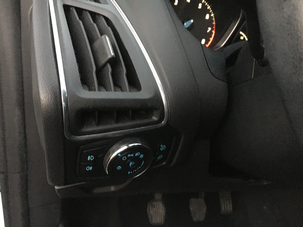 FORD FOCUS SEDAN 1.6 INY 150CV