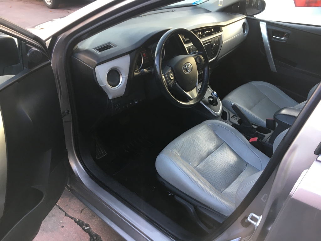 TOYOTA AURIS HIBRIDO Y GLP 1.8 136CV AUT
