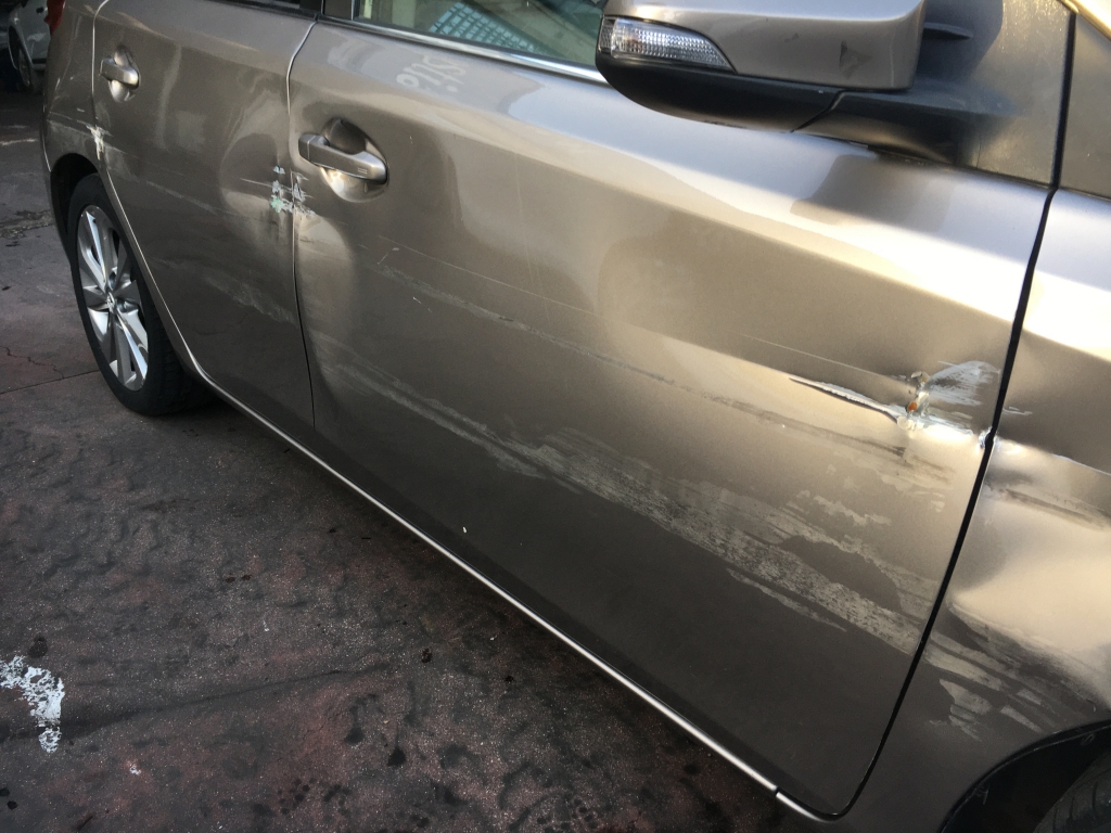 TOYOTA AURIS HIBRIDO Y GLP 1.8 136CV AUT